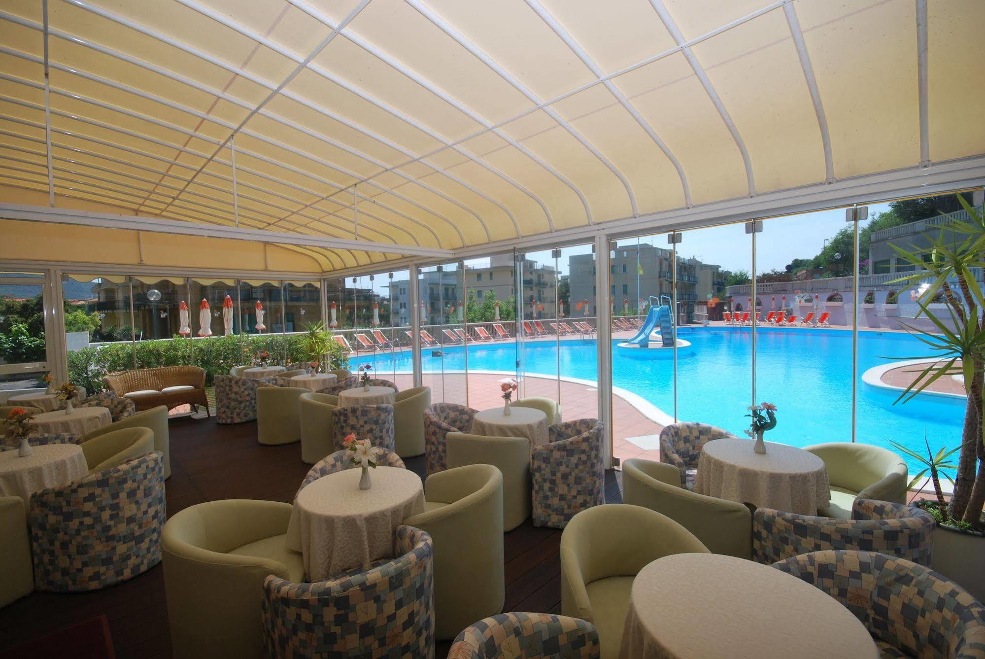Hotel Paco Pietra Ligure Εξωτερικό φωτογραφία